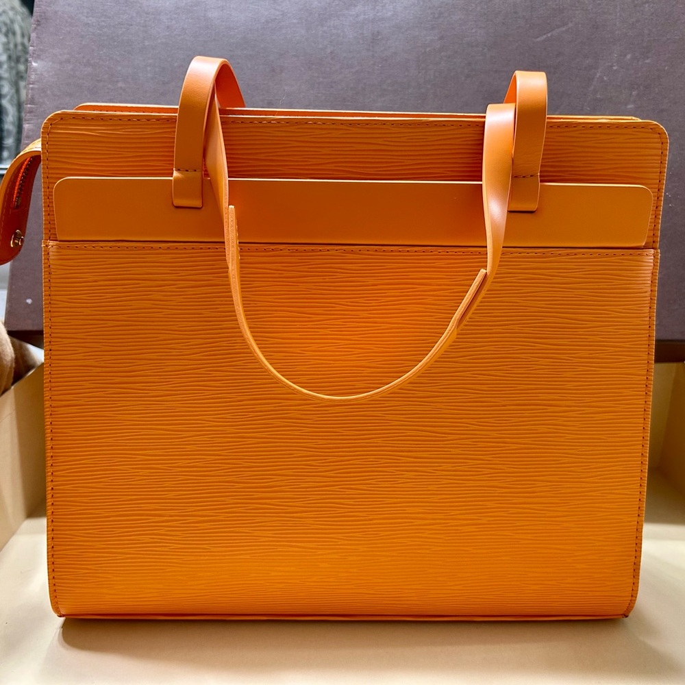 Authentic Vintage Louis Vuitton Epi Mandarin Orange Croisette PM Tote Bag - Picture 4 of 13
